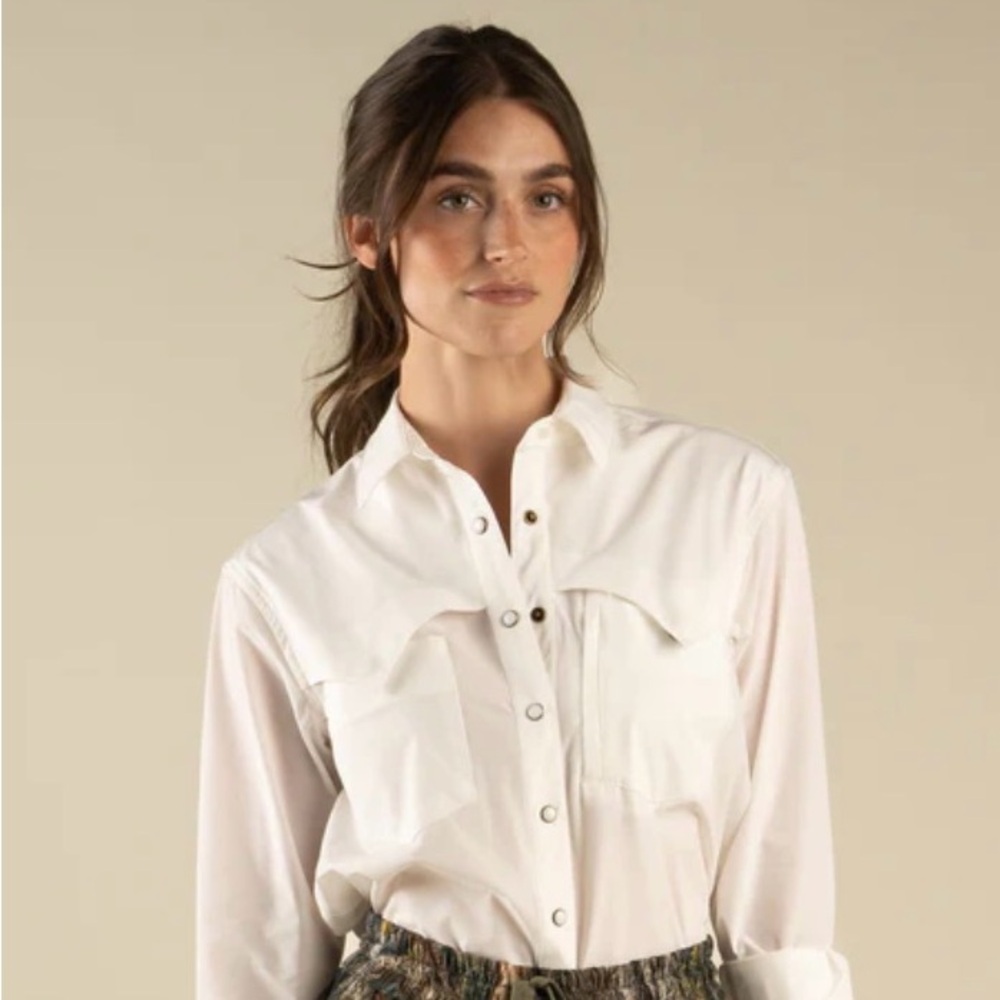 Sendero provisions Crisp White Pearl Snap-Front Women's Button Down Shirt